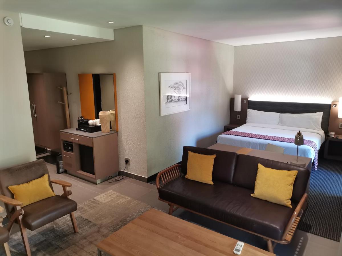 Garden Court Polokwane Hotell Eksteriør bilde