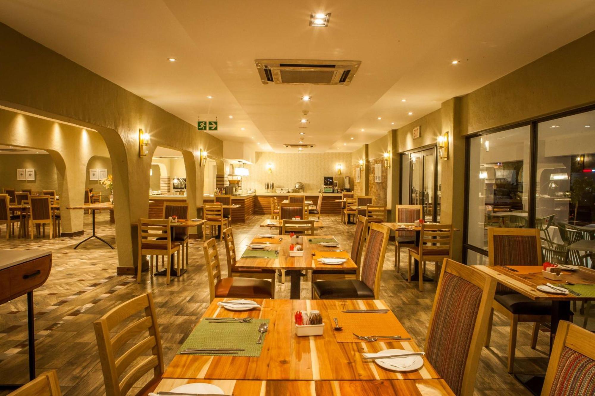 Garden Court Polokwane Hotell Eksteriør bilde